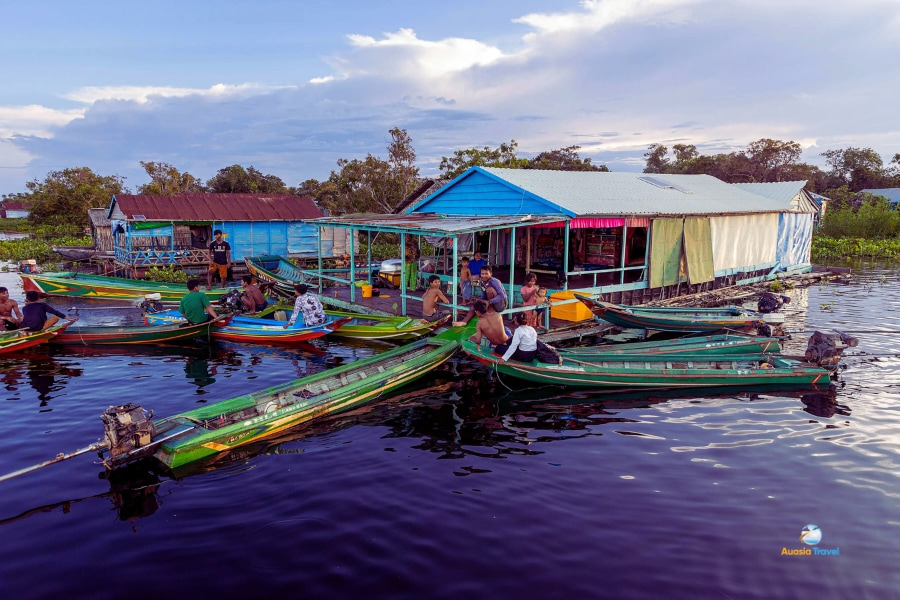 Tonle Sap floating village with wooden boats Cambodia – Auasia Travel